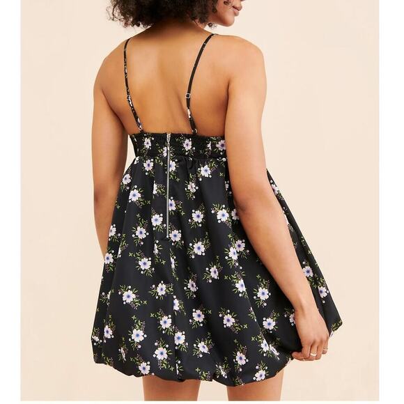 Free People Black Floral Print Spaghetti Strap Bubble Mini Dress Women's L NWT - Picture 2 of 8